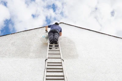 Peinture extérieure à la Côte-en-Couzan — façades et ravalement